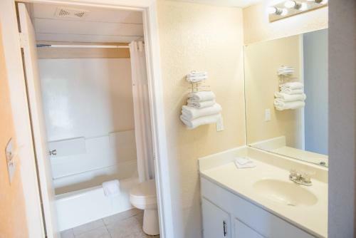 Motel Grand View Plaza Inn & Suites