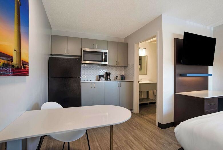 Suburban Extended Stay Hotel D'iberville