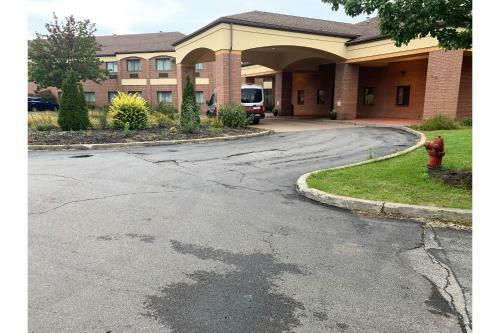 Hotel Comfort Suites Buffalo Airport