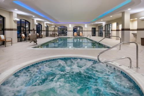 Hotel Courtyard By Marriott Buffalo Airport