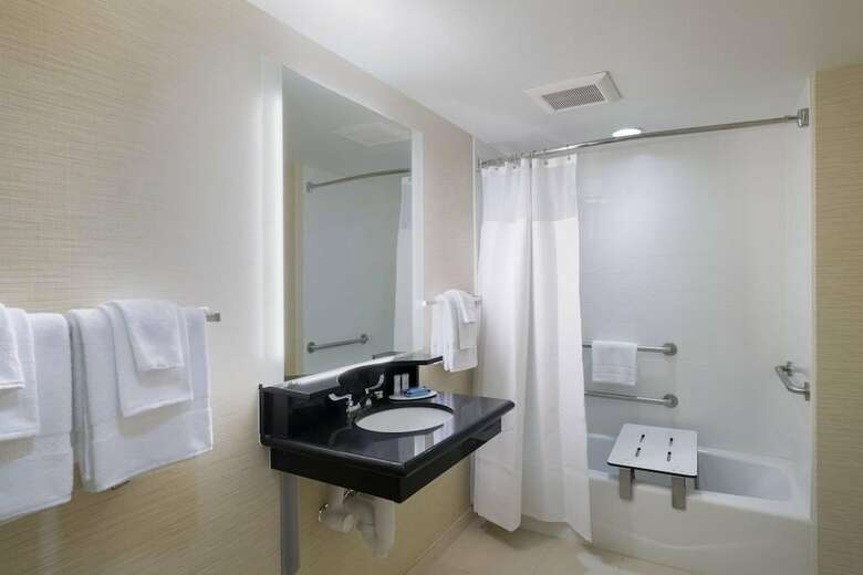Crowne Plaza Hotel Paramus
