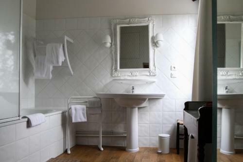 Hostal Maison D'h�tes Domaine De La Rhue