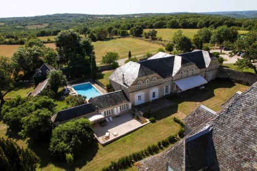 Hostal Maison D'h�tes Domaine De La Rhue