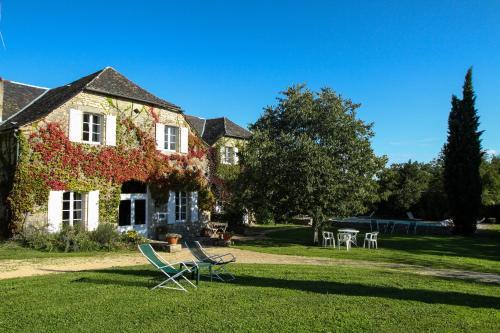 Hostal Maison D'h�tes Domaine De La Rhue