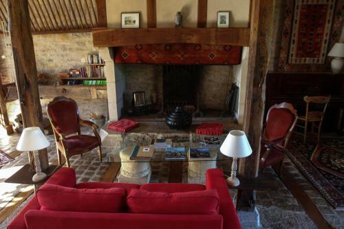 Hostal Maison D'h�tes Domaine De La Rhue