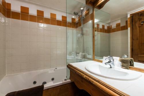 Hotel Les Monts Charvin
