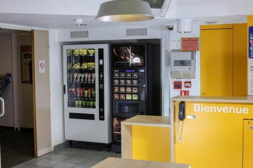 Hotel F1 Orange Centre Echangeur A7 A9