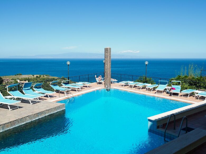 Hotel Sirius