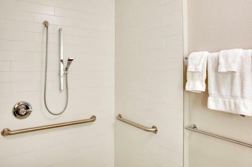 Holiday Inn Express Hotel & Suites Chickasha