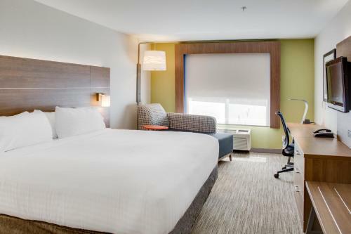 Holiday Inn Express Hotel & Suites Chickasha