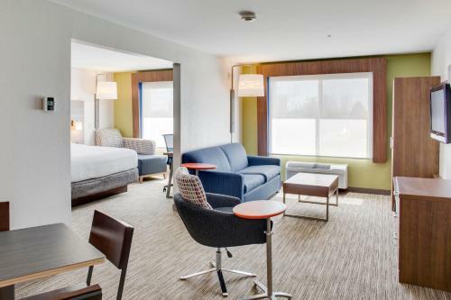 Holiday Inn Express Hotel & Suites Chickasha
