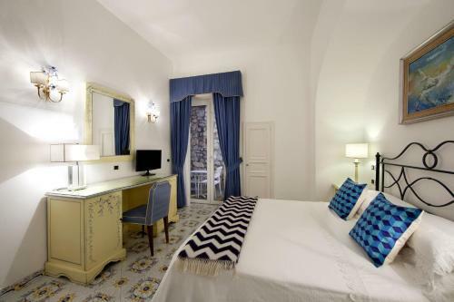 Hotel Canasta