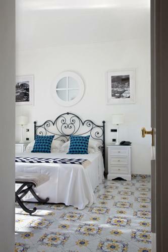 Hotel Canasta