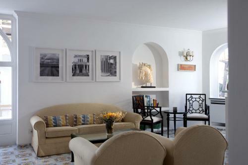 Hotel Canasta
