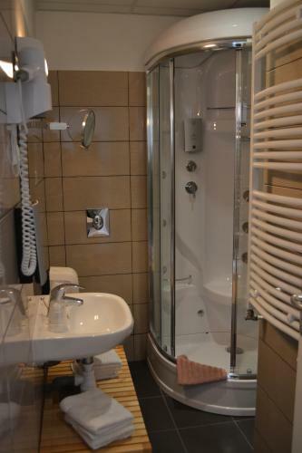 Hotel H�tel-restaurant La Porte Saint Pierre
