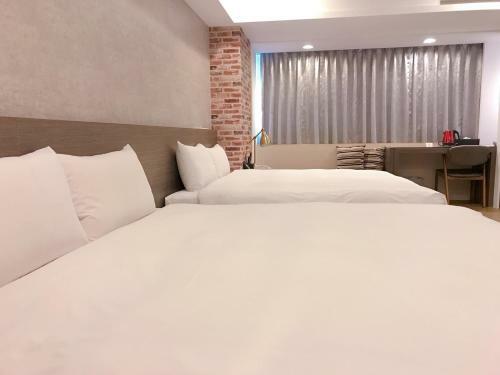 Summer Terminal Hotel