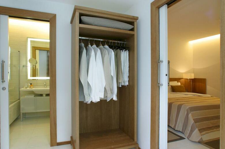 Hotel Rota Suites