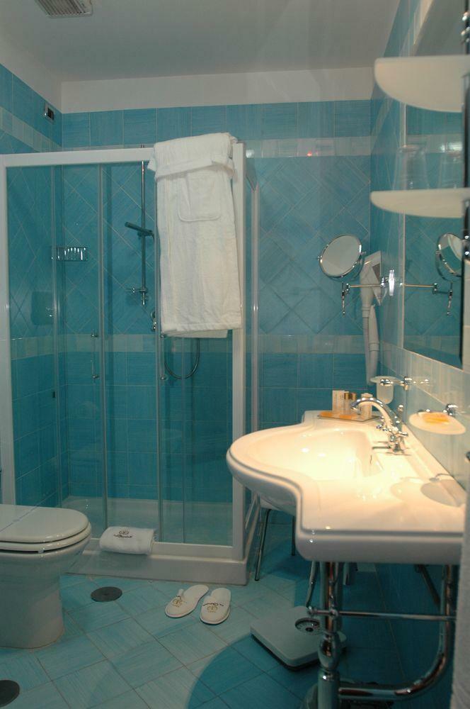 Le Chemin�e Business Hotel