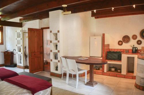 Hostal Old Thatch Lodge