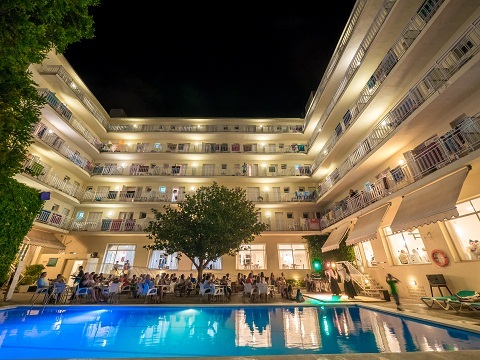 Hotel Checkin Pineda