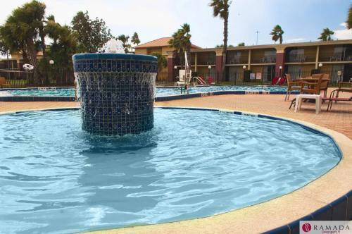 Hotel Maingate Inn & Suites At Four Corners