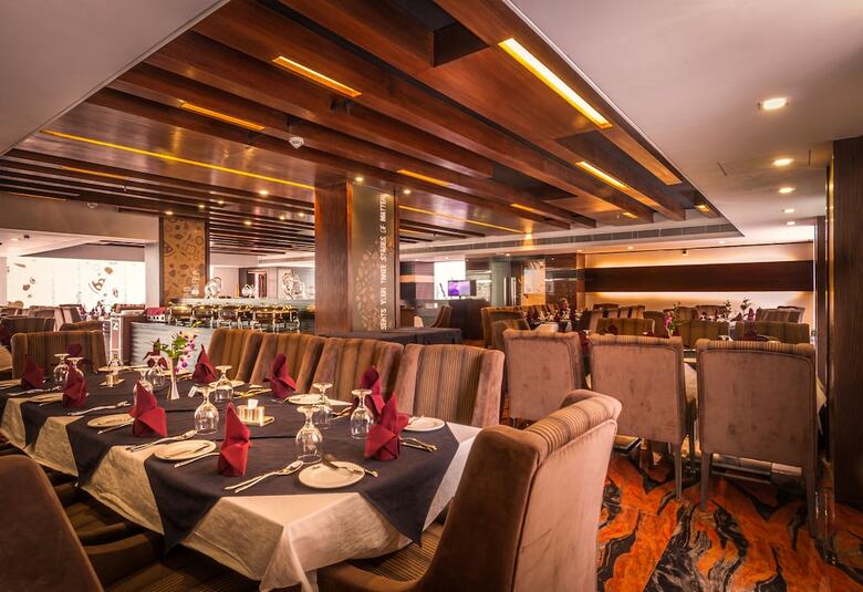 Hotel Long Beach Suites Dhaka