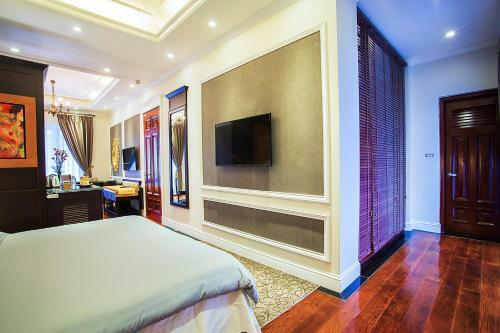 New Era Hotel