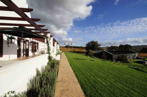 Aaldering Vineyards, Winefarm & Luxury Lodges
