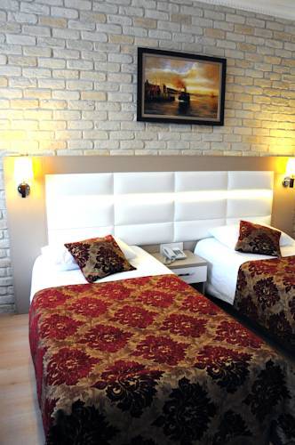 Nil Hotel