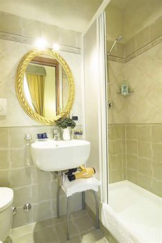 Hostal Bye Rome Guesthouse