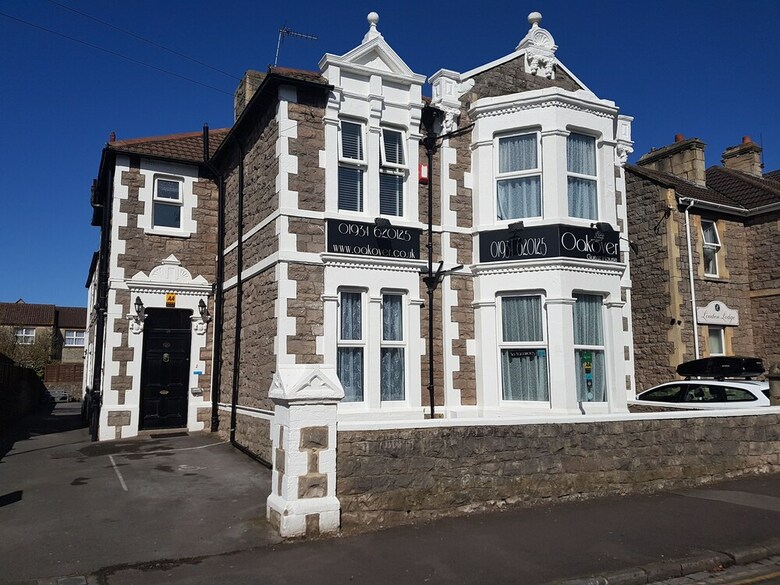 Hostal Oakover Guest House