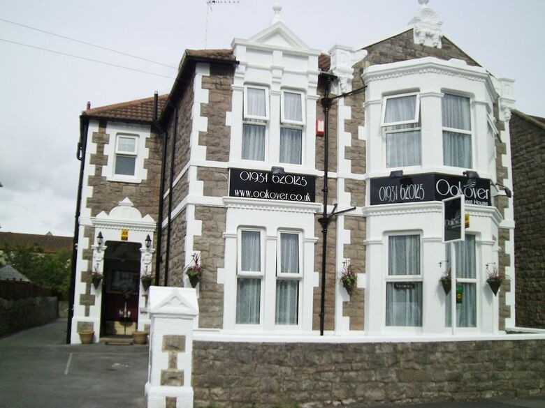 Hostal Oakover Guest House