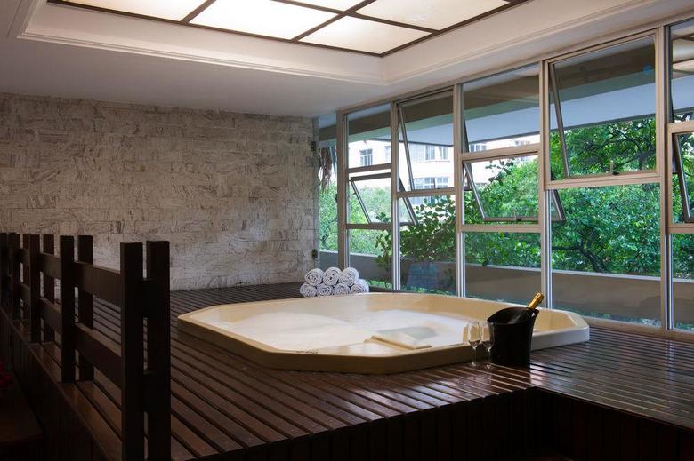 Hotel Copacabana Suites
