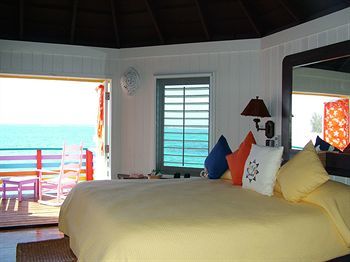 Hotel Compass Point Beach Resort