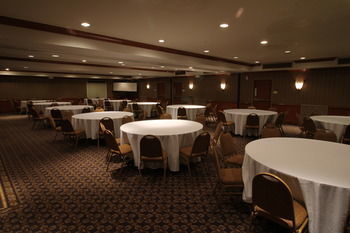 Ramada Dallas North Hotel And Conference Center