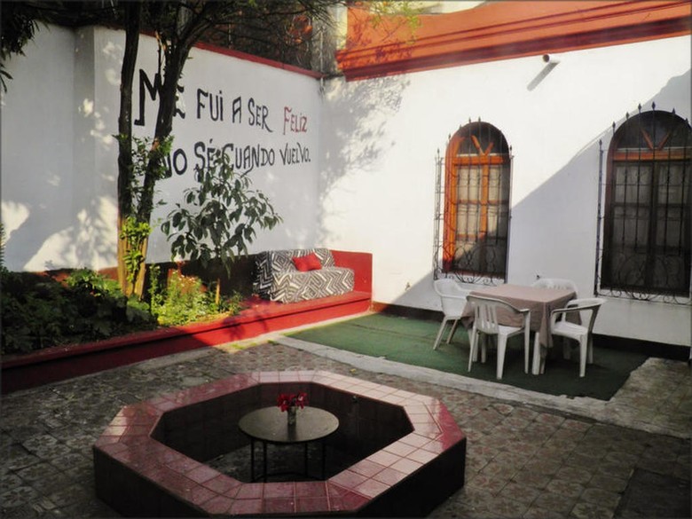 Theatre International Hostel