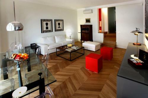 Santo Stefano Apartments