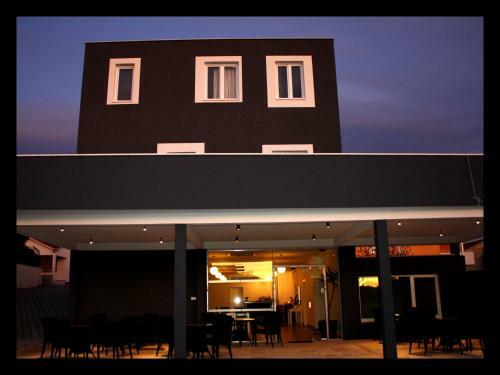 Hostal Villa White