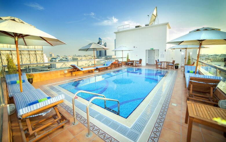 Raviz Center Point Hotel