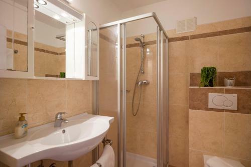 Bed & Breakfast Fr�hst�ckspension Rofangarten