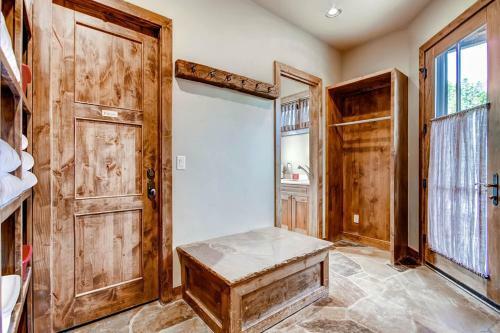 Redawning Ski Bridge Lodge - Ski In / Ski Out