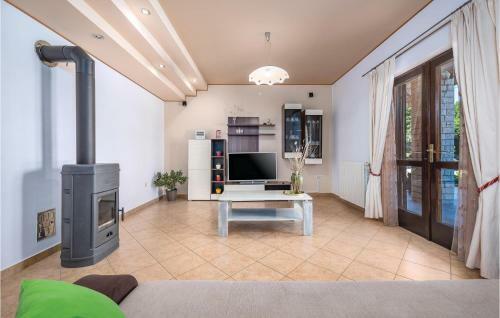 Apartment Krsan 29 With Outdoor Swimmingpool