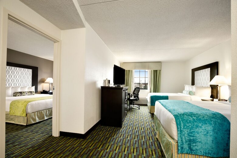 Hotel Wyndham Garden Wichita Downtown