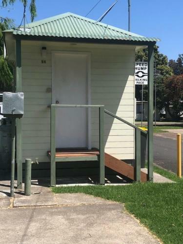 Pleasurelea Tourist Resort & Caravan Park