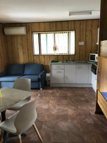 Pleasurelea Tourist Resort & Caravan Park