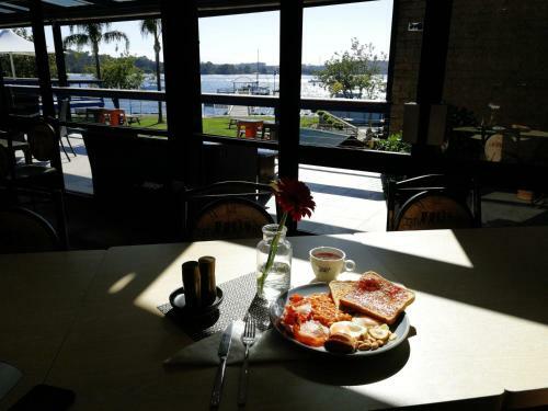 Motel Mariners On The Waterfront