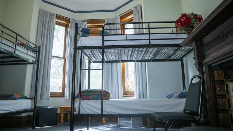 Hostal Alishan International Guest House