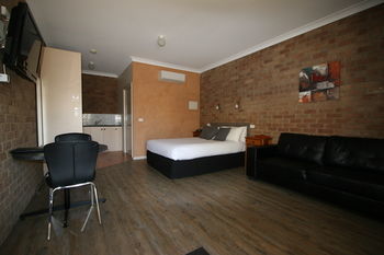 Aparthotel Bridges On Meninya Motel & Apartments