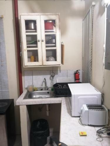 Hostal Tonys Guest House