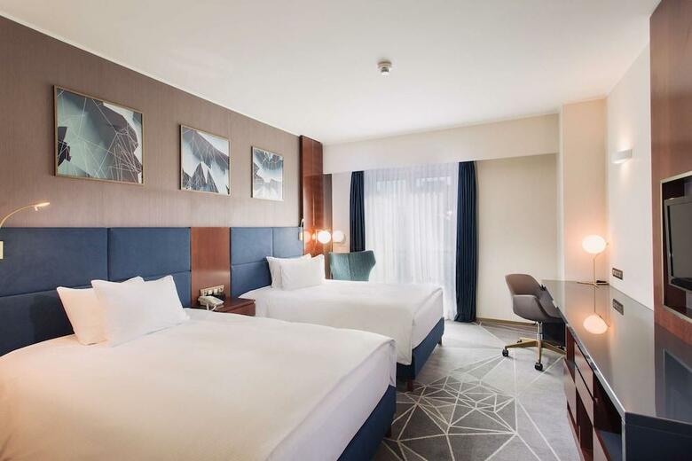 City Plaza Hotel